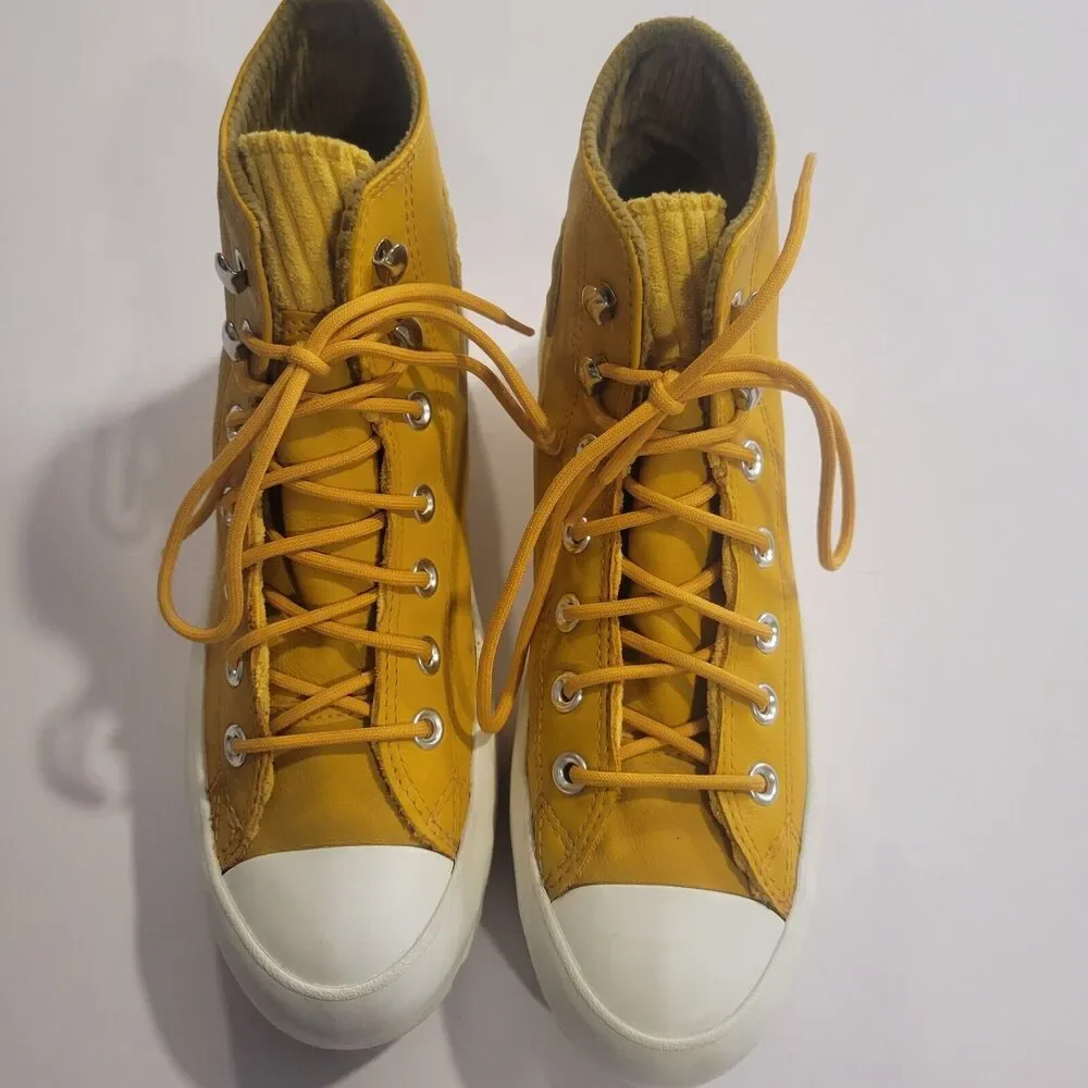 Converse Chuck Taylor All Star Lugged leather High Gold Dart sz 8. Yellow... - Picture 3 of 12